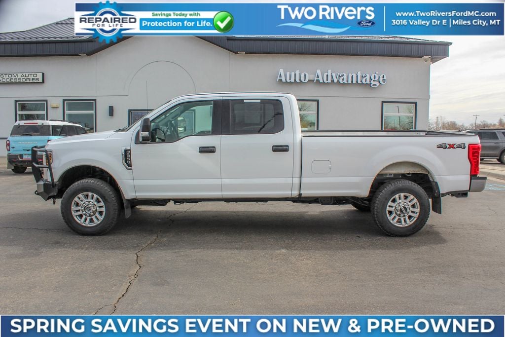 2018 Ford F-350SD XLT in Oxford White — front three-quarter view