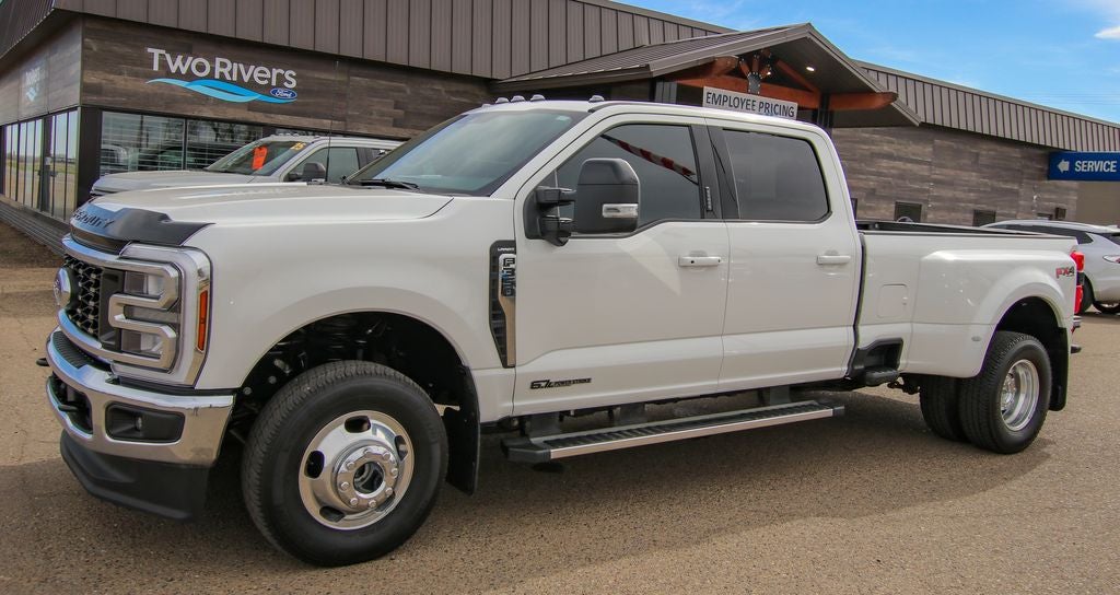 2024 Ford F-350SD Lariat DRW in Oxford White — front three-quarter view
