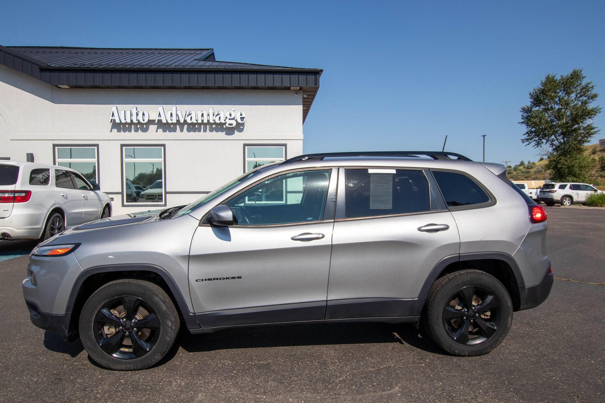 2018 Jeep Cherokee Latitude in Gray — front three-quarter view